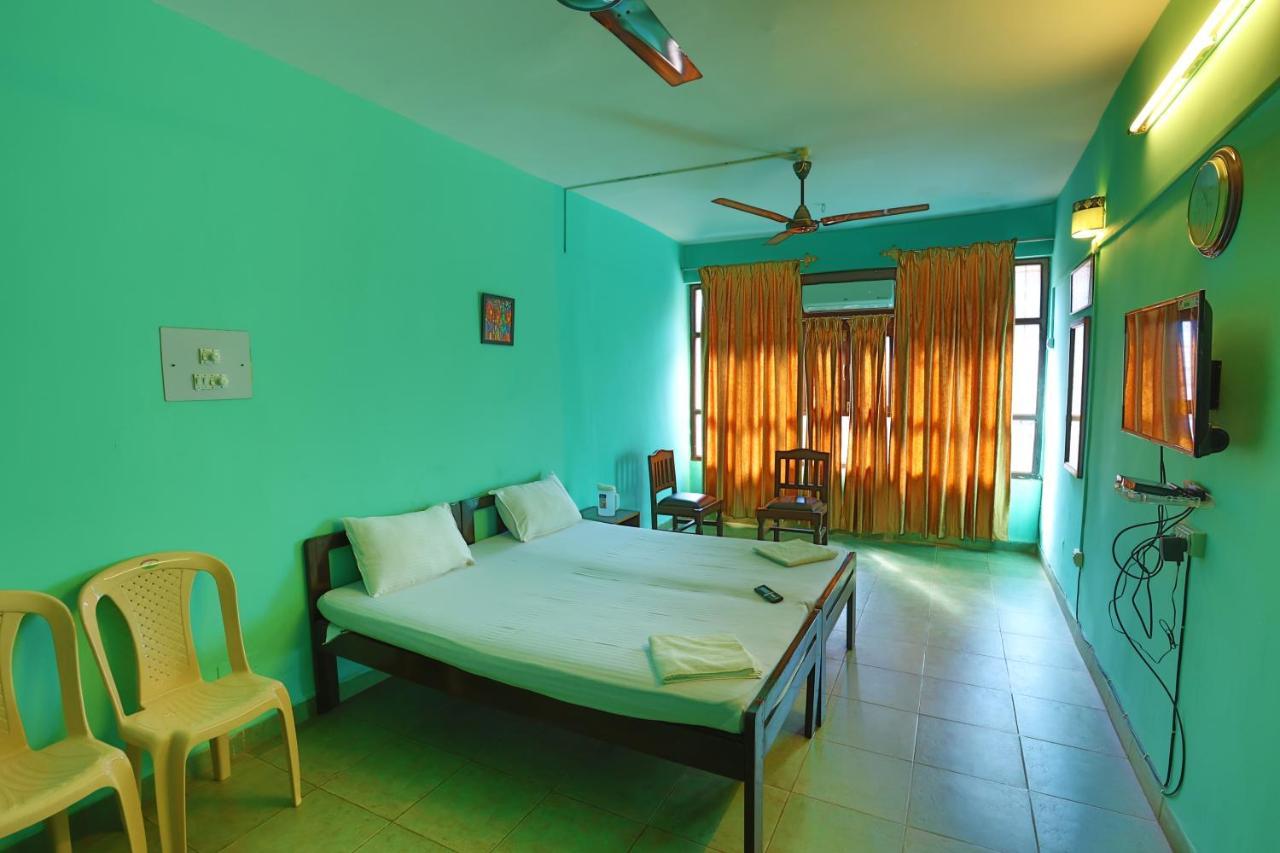 Hotel Orfil Calangute Exterior photo
